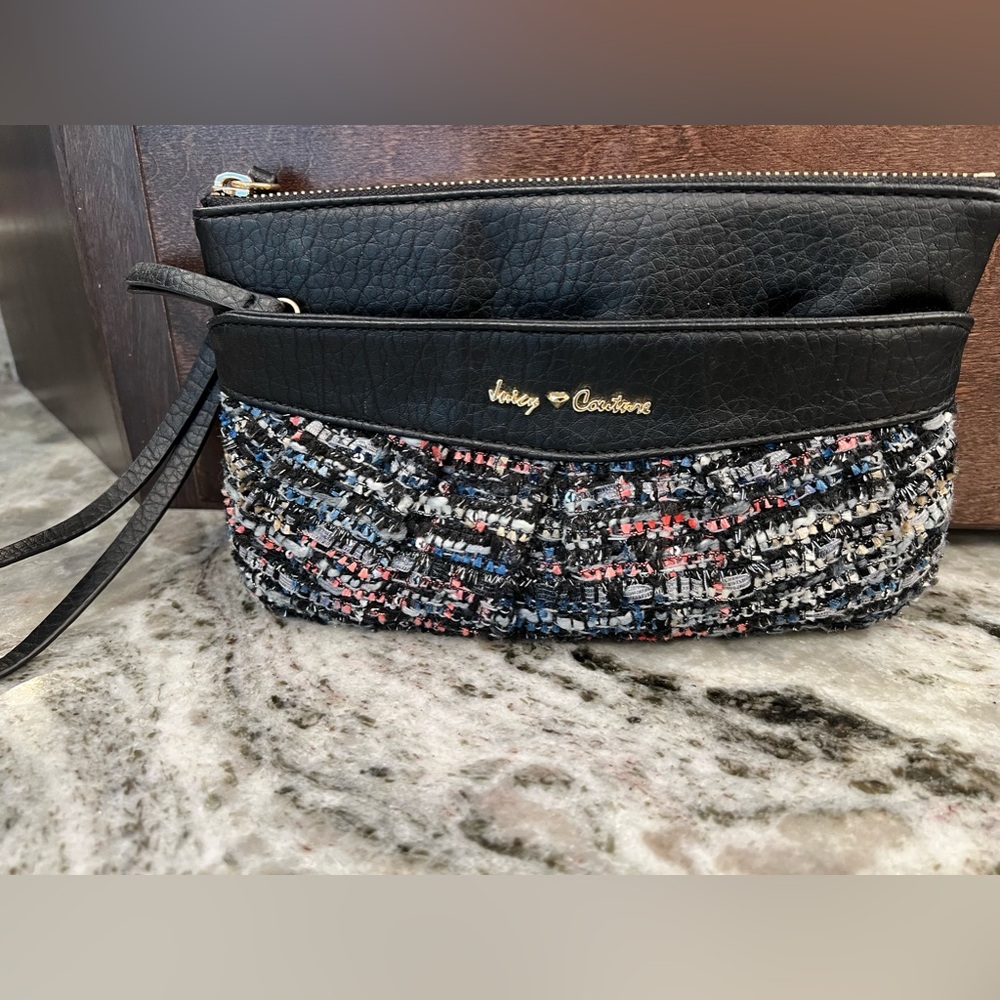 JUICY COUTURE Women’s Wristlet Tweed